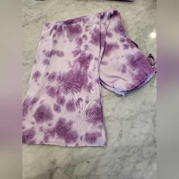 Theo & Spence lounge suit - Picture 2 of 3